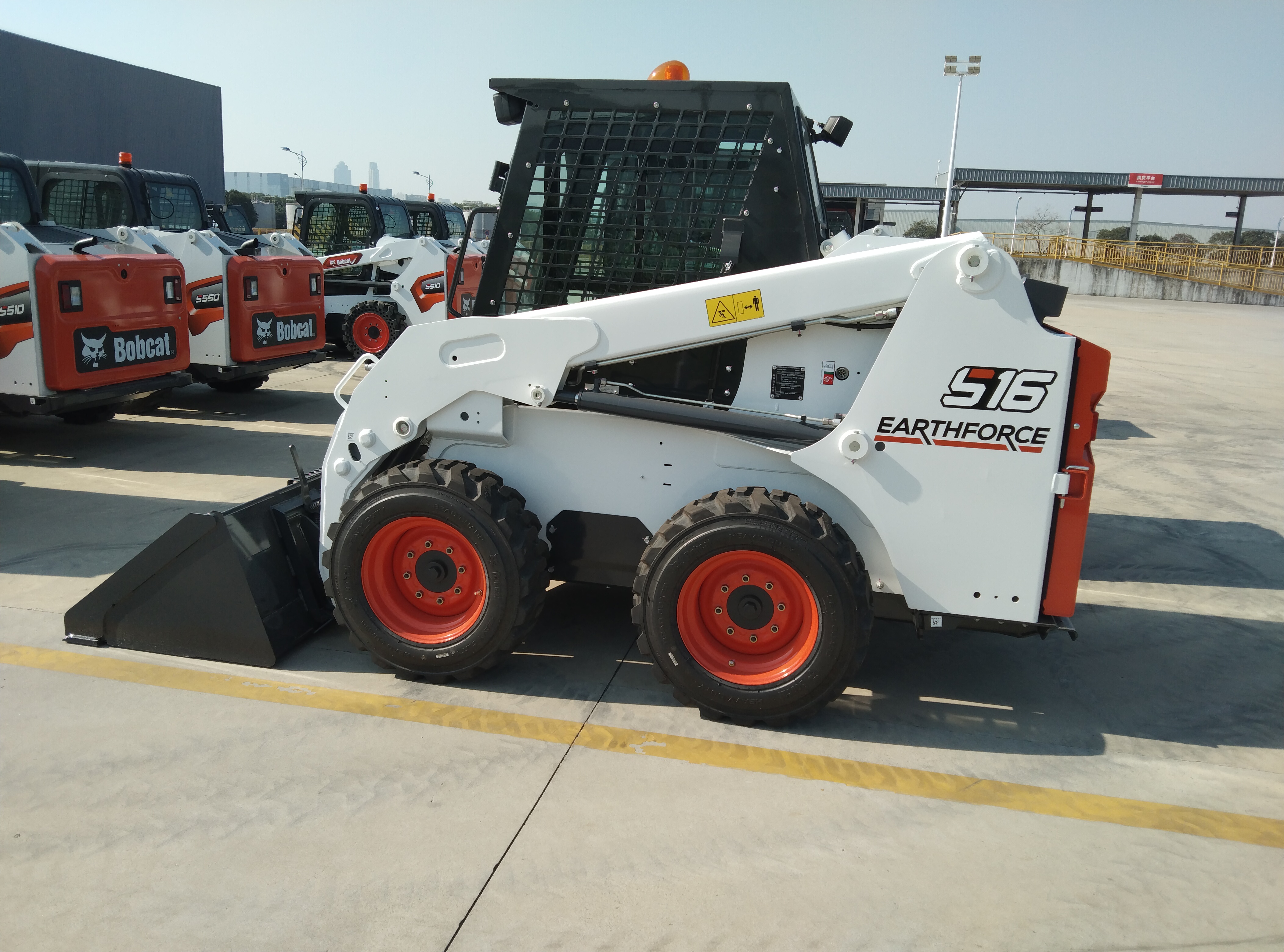 2026 0H Earthmoving Machinery Bobcat S570