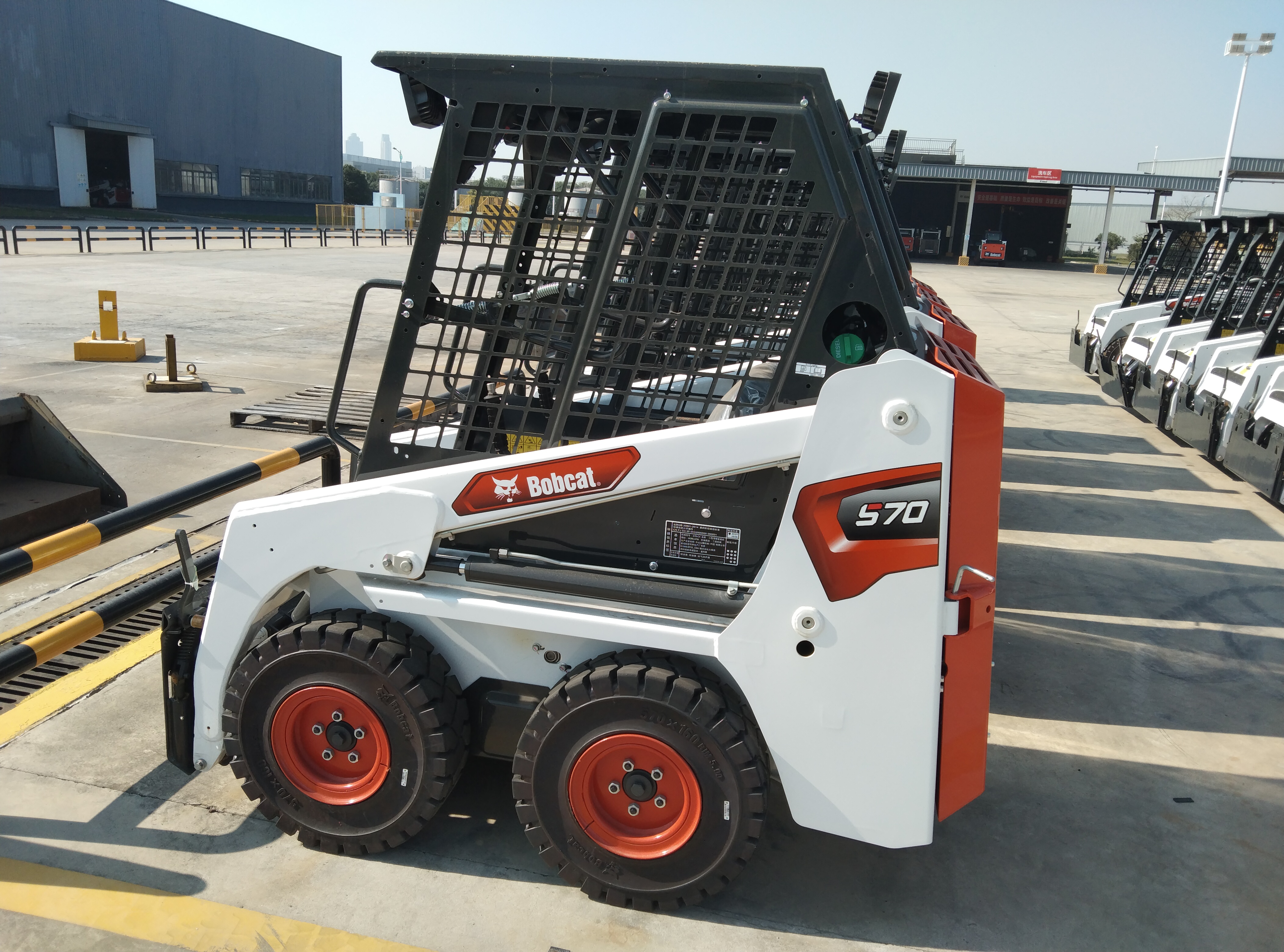 2026 0H Earthmoving Machinery Bobcat S570