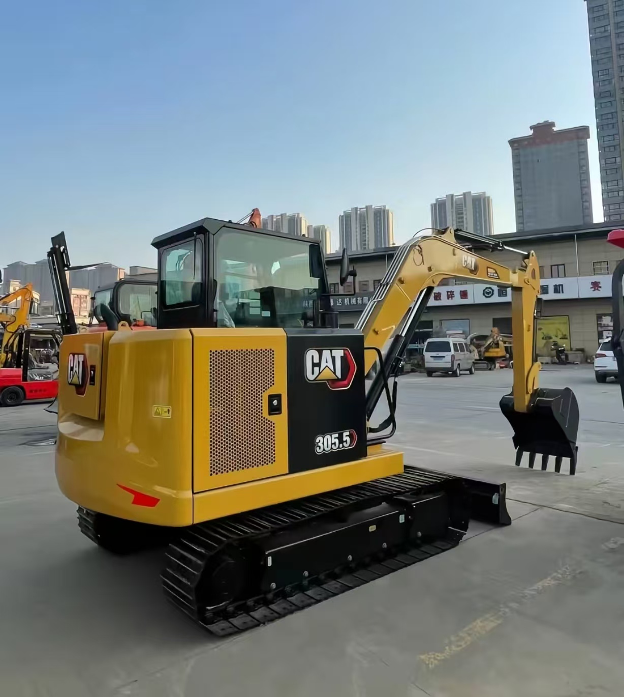 2026 0H Earthmoving Machinery Caterpillar 305.5