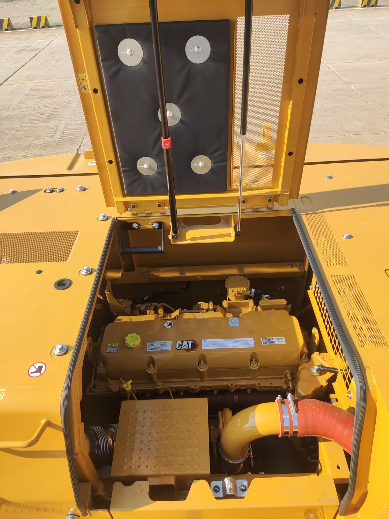 2026 0H Earthmoving Machinery Caterpillar 352