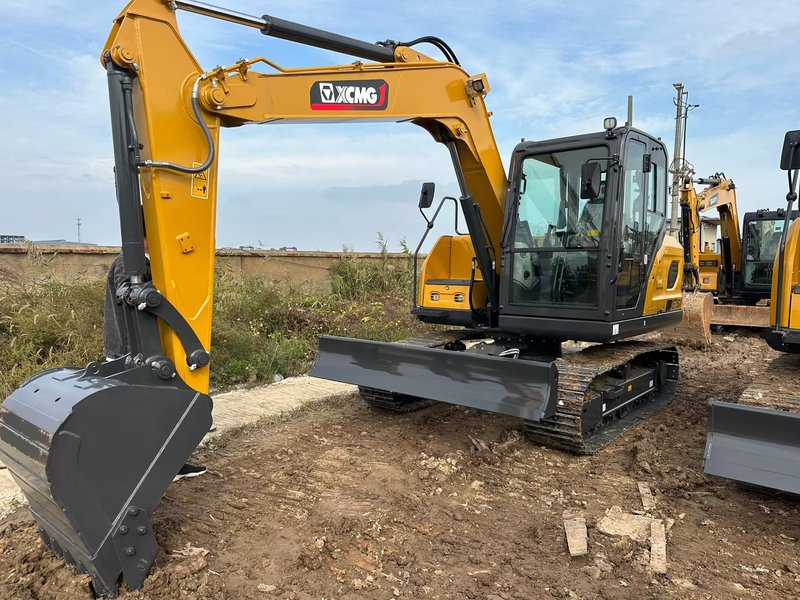 2026 0H Earthmoving Machinery XE75GA