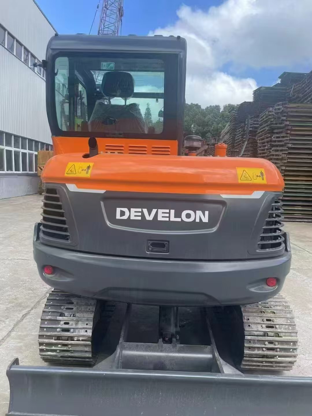 2026 0H Earthmoving Machinery Develon DX60E