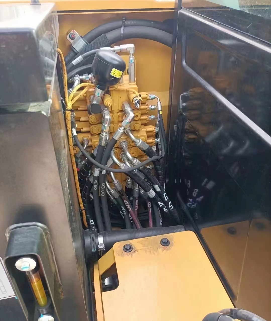 2026 0H Earthmoving Machinery Caterpillar 305.5