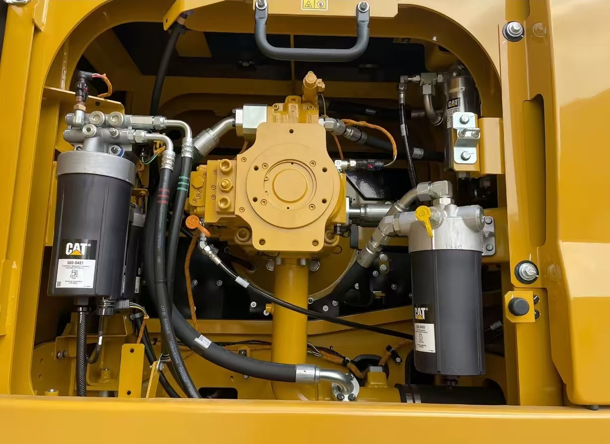 2026 0H Earthmoving Machinery Caterpillar 352