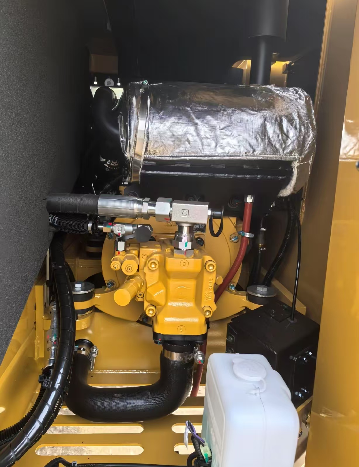 2026 0H Earthmoving Machinery Caterpillar 307