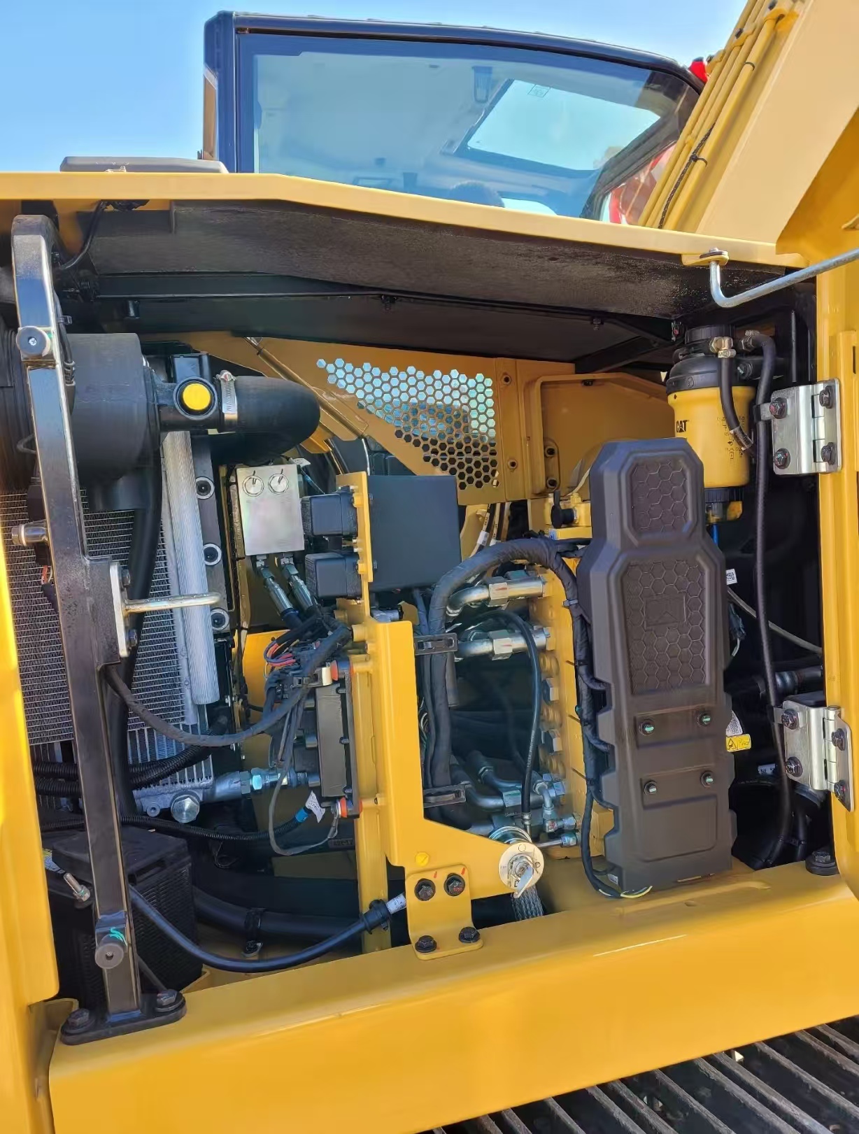 2026 0H Earthmoving Machinery Caterpillar 307.5