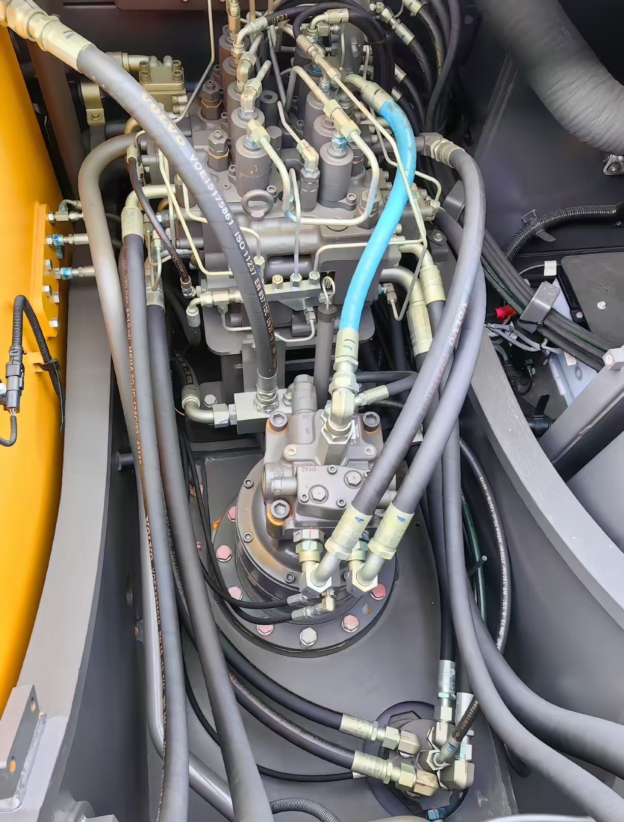 2026 0H Excavator Volvo EC200