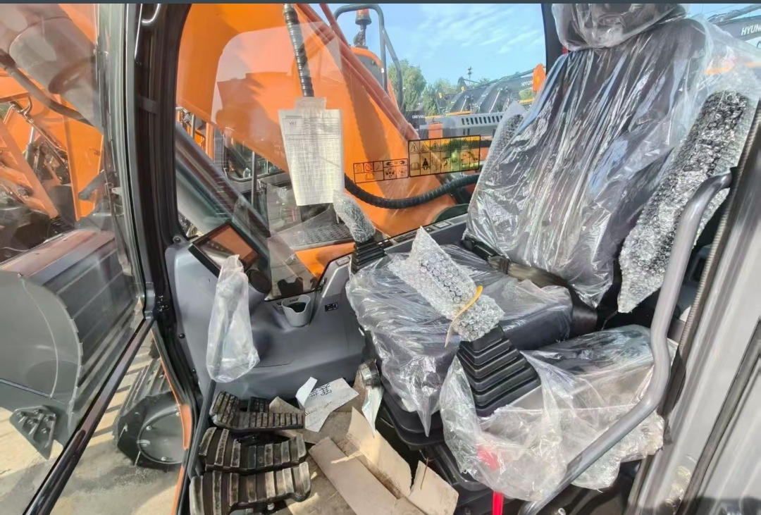 2026 0H Excavator Develon DX225NLCA