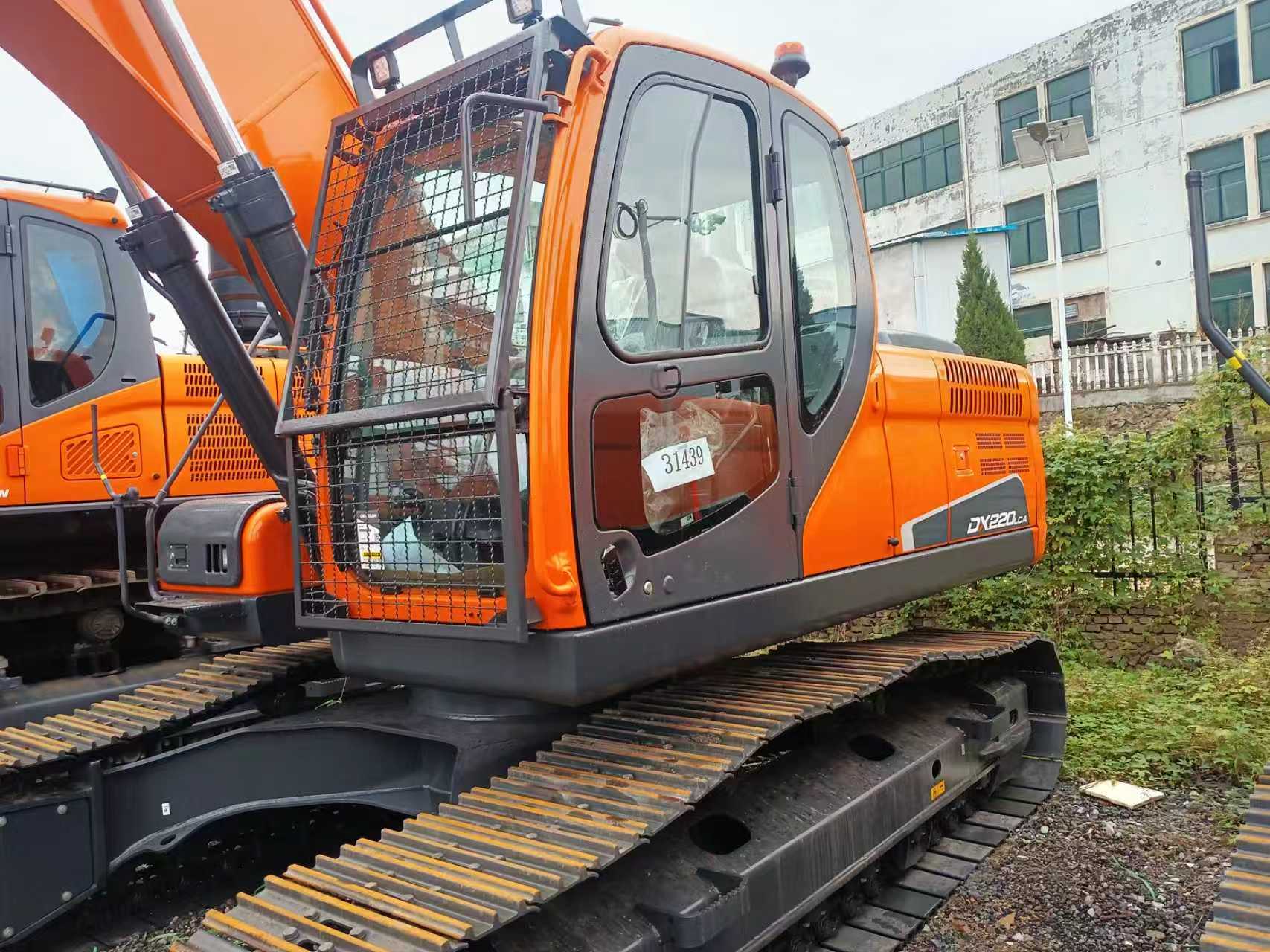 2026 0H Excavator Develon DX220LCA