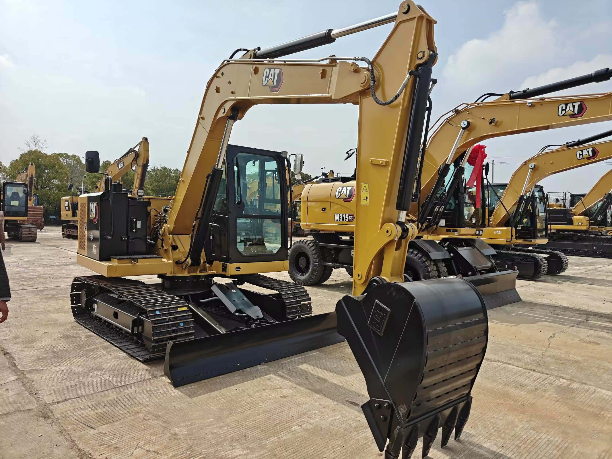 2026 0H Earthmoving Machinery Caterpillar 307