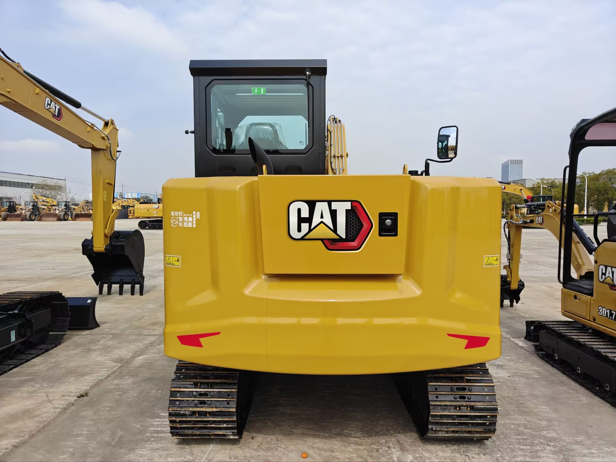 2026 0H Earthmoving Machinery Caterpillar 305.5