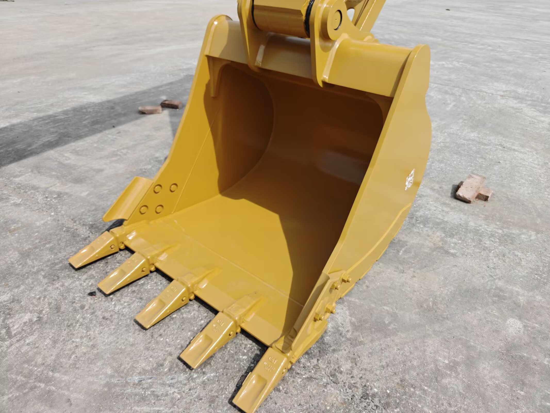 2026 Earthmoving Machinery Caterpillar 323GX
