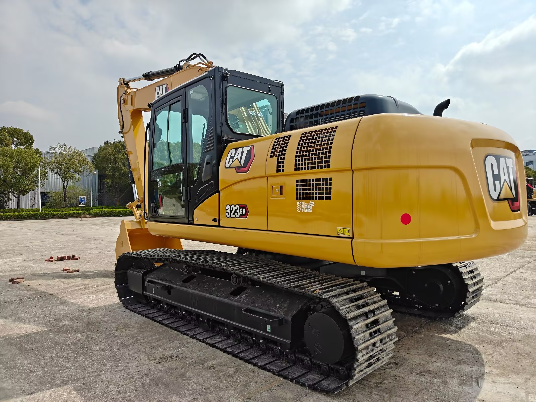 2026 Earthmoving Machinery Caterpillar 323GX