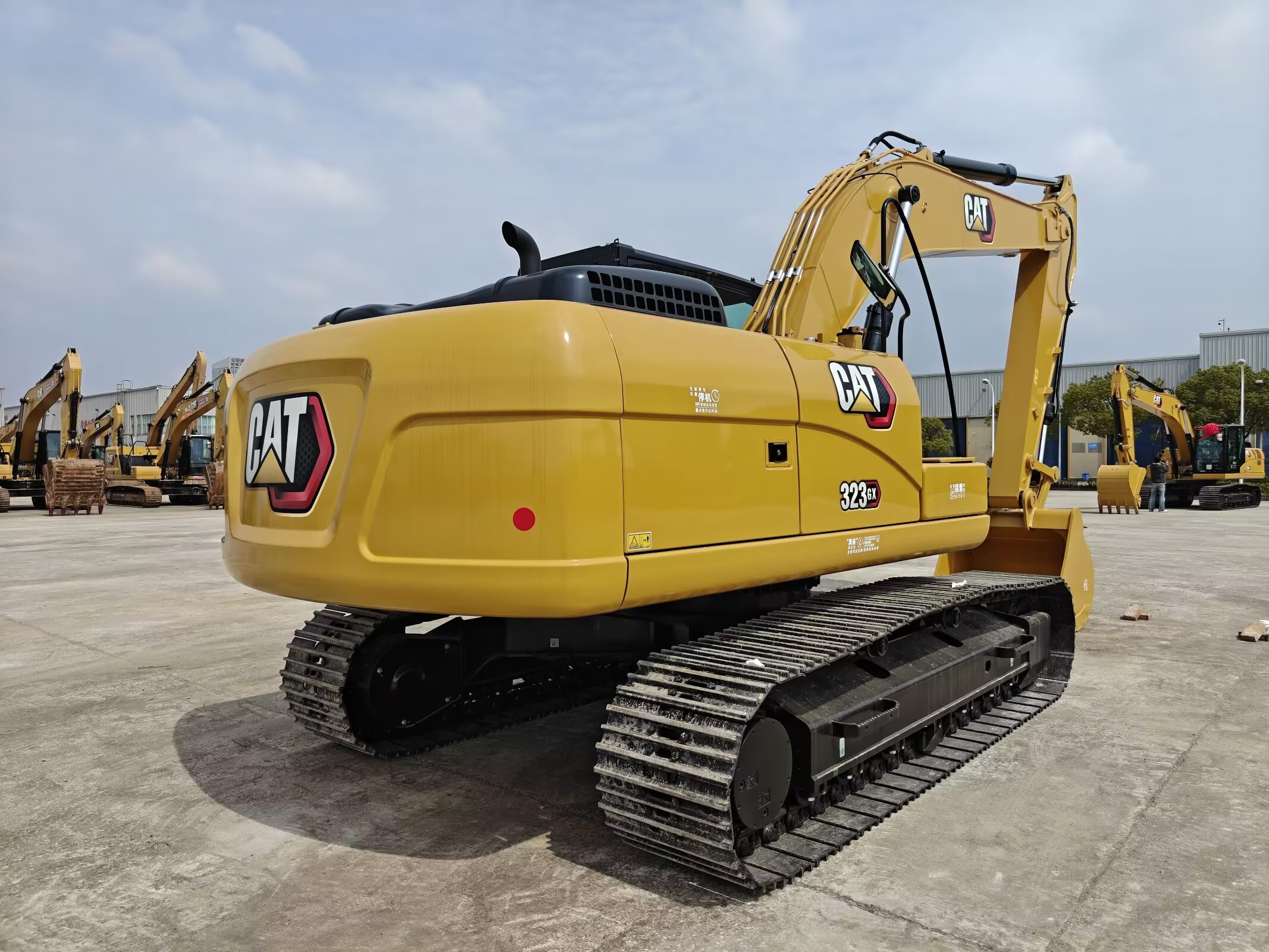 2026 Earthmoving Machinery Caterpillar 323GX