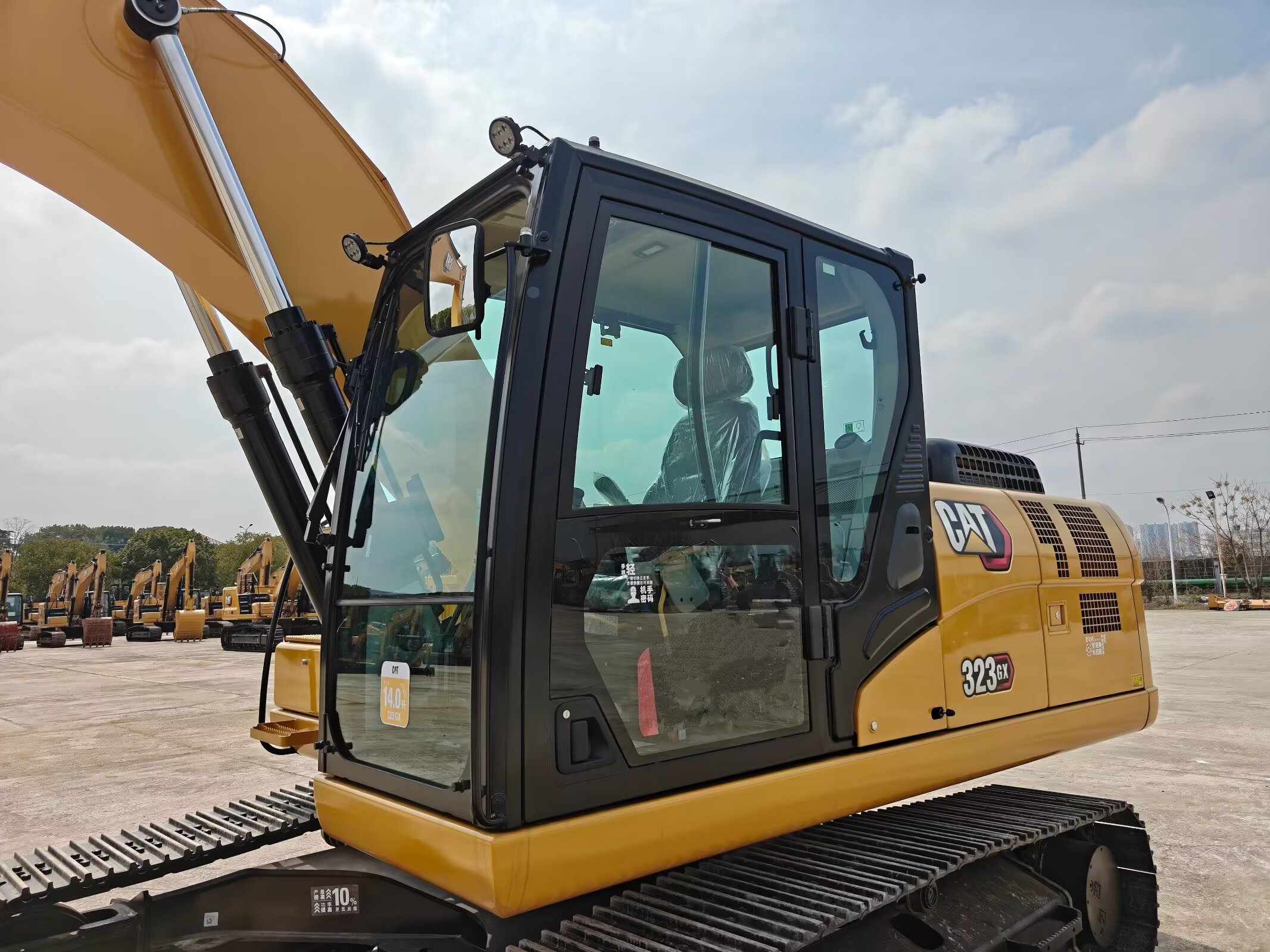 2026 Earthmoving Machinery Caterpillar 323GX