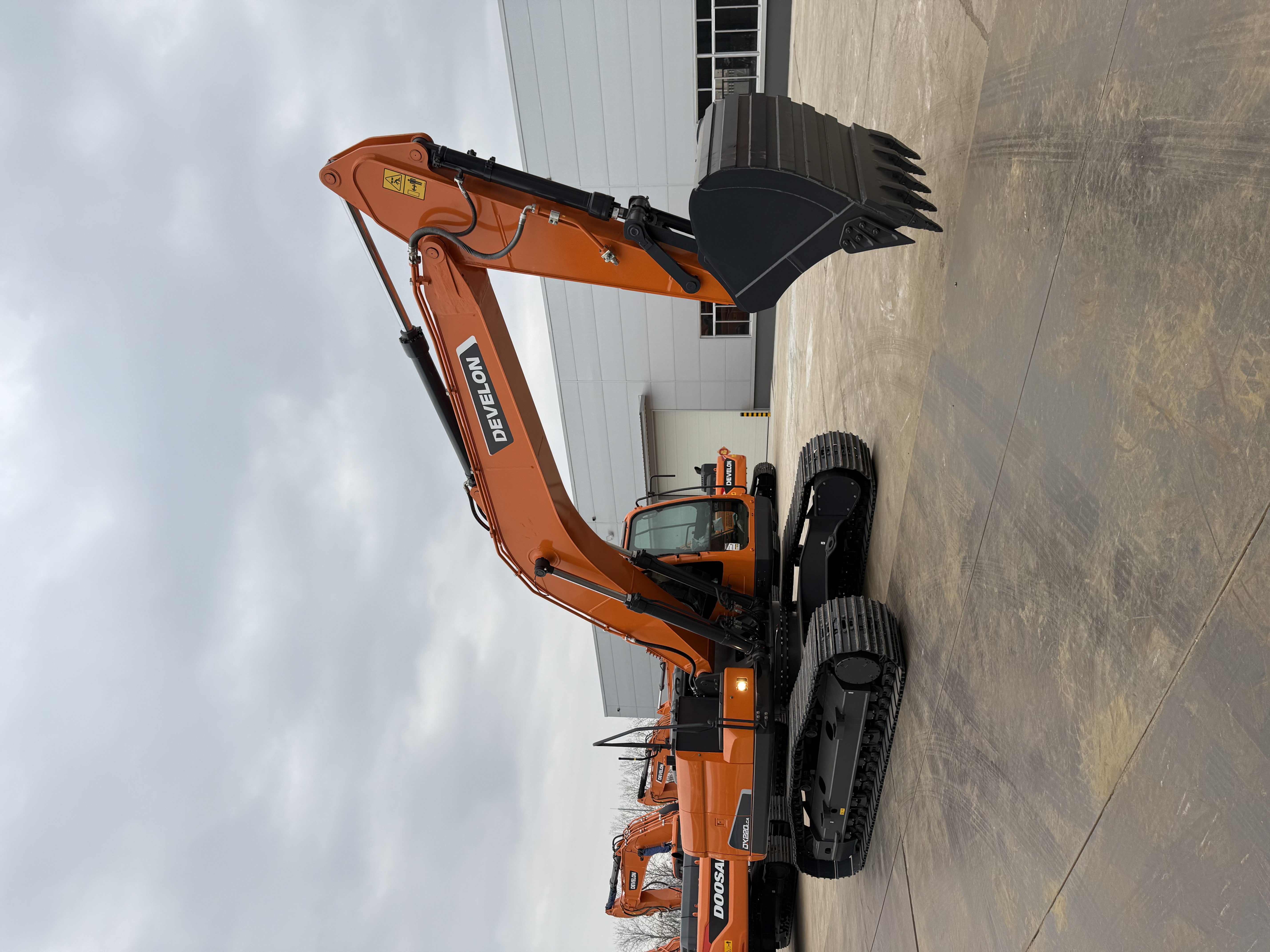 2026 0H Excavator Develon DX220LCA