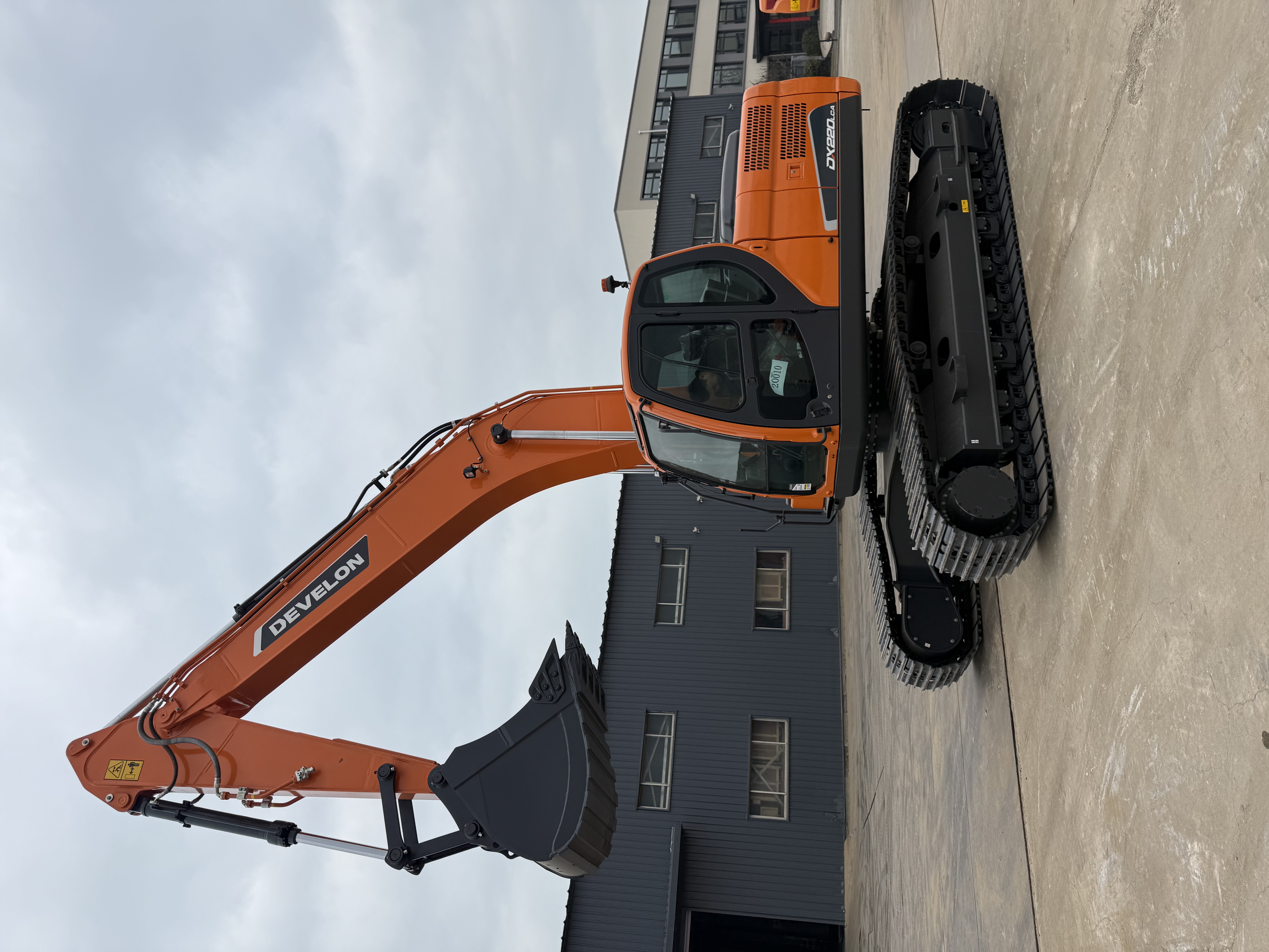 2026 0H Excavator Develon DX220LCA