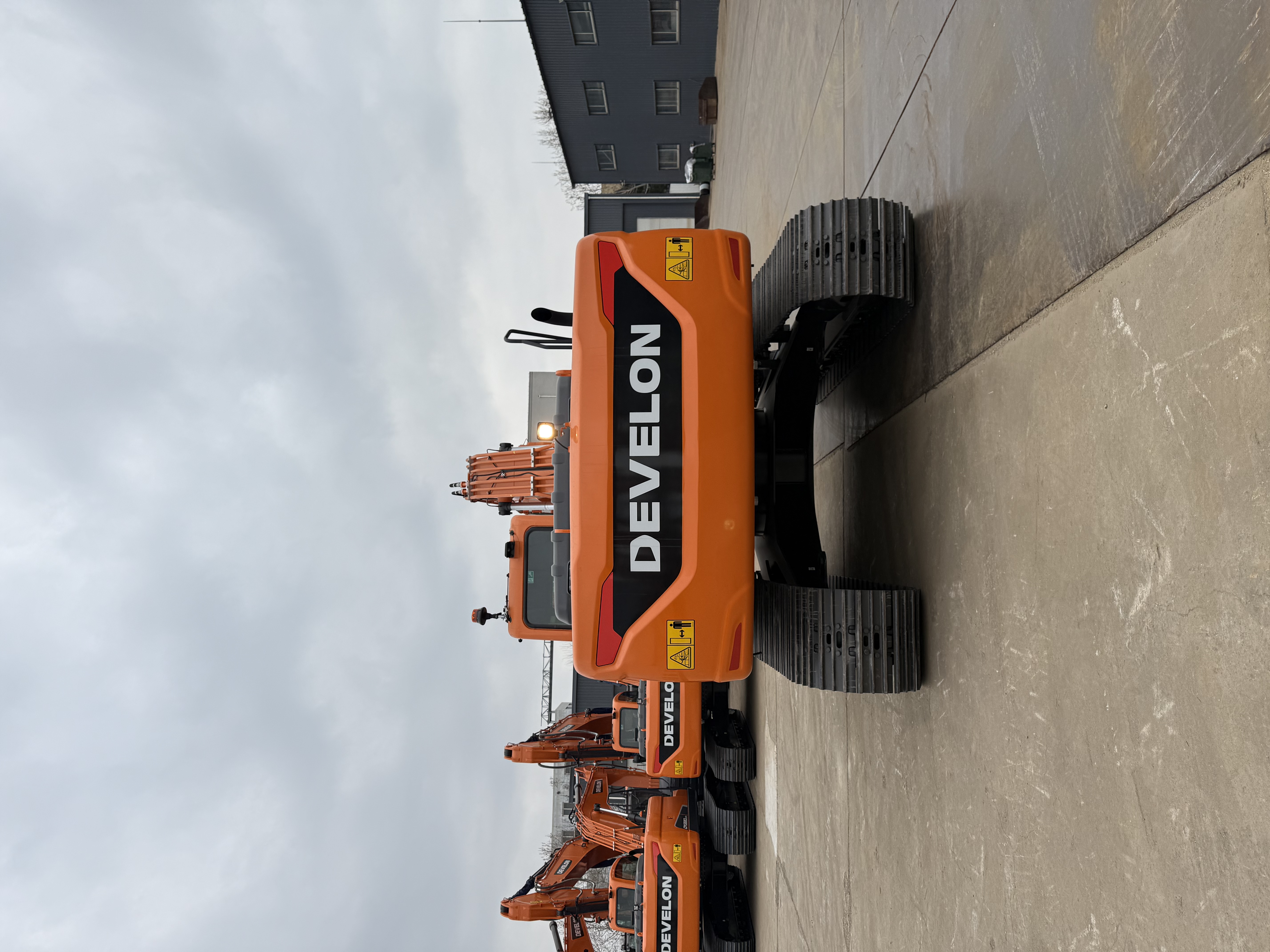 2026 0H Excavator Develon DX220LCA