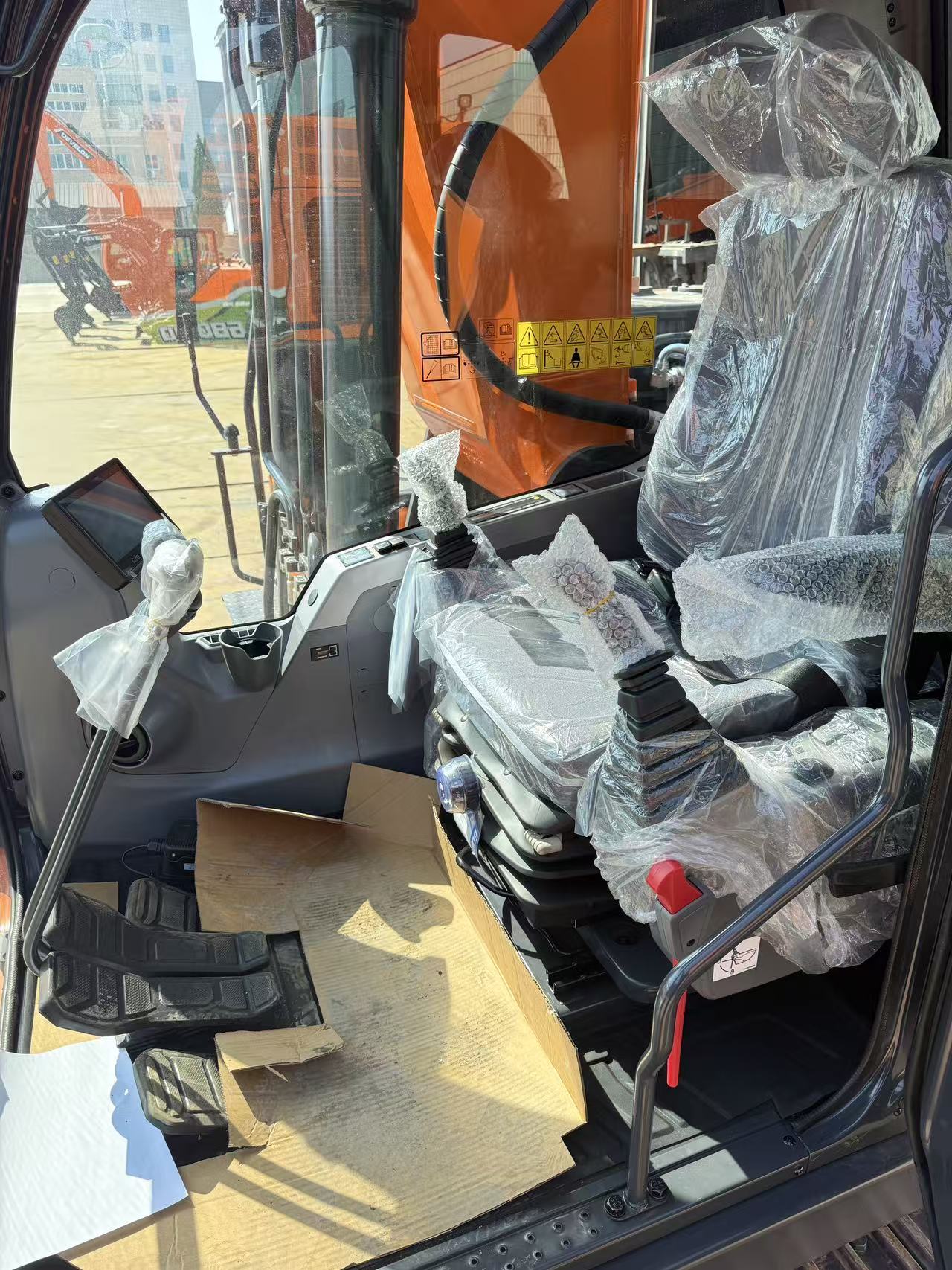 2026 0H Excavator Develon DX220LCA