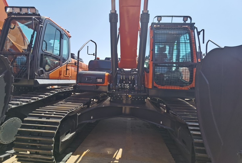2026 0H Excavator Develon DX300LC-7B