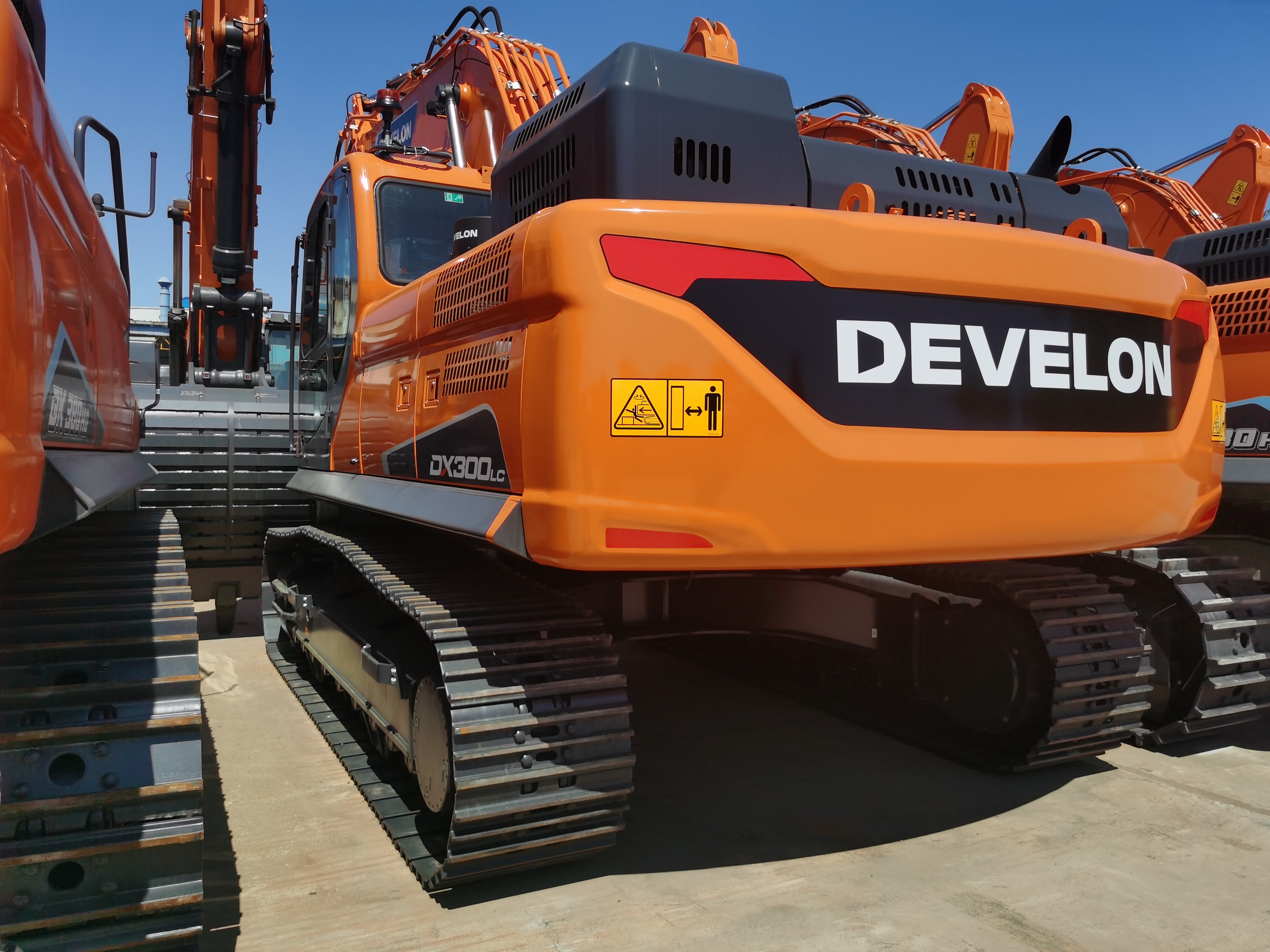 2026 0H Excavator Develon DX300LC-7B