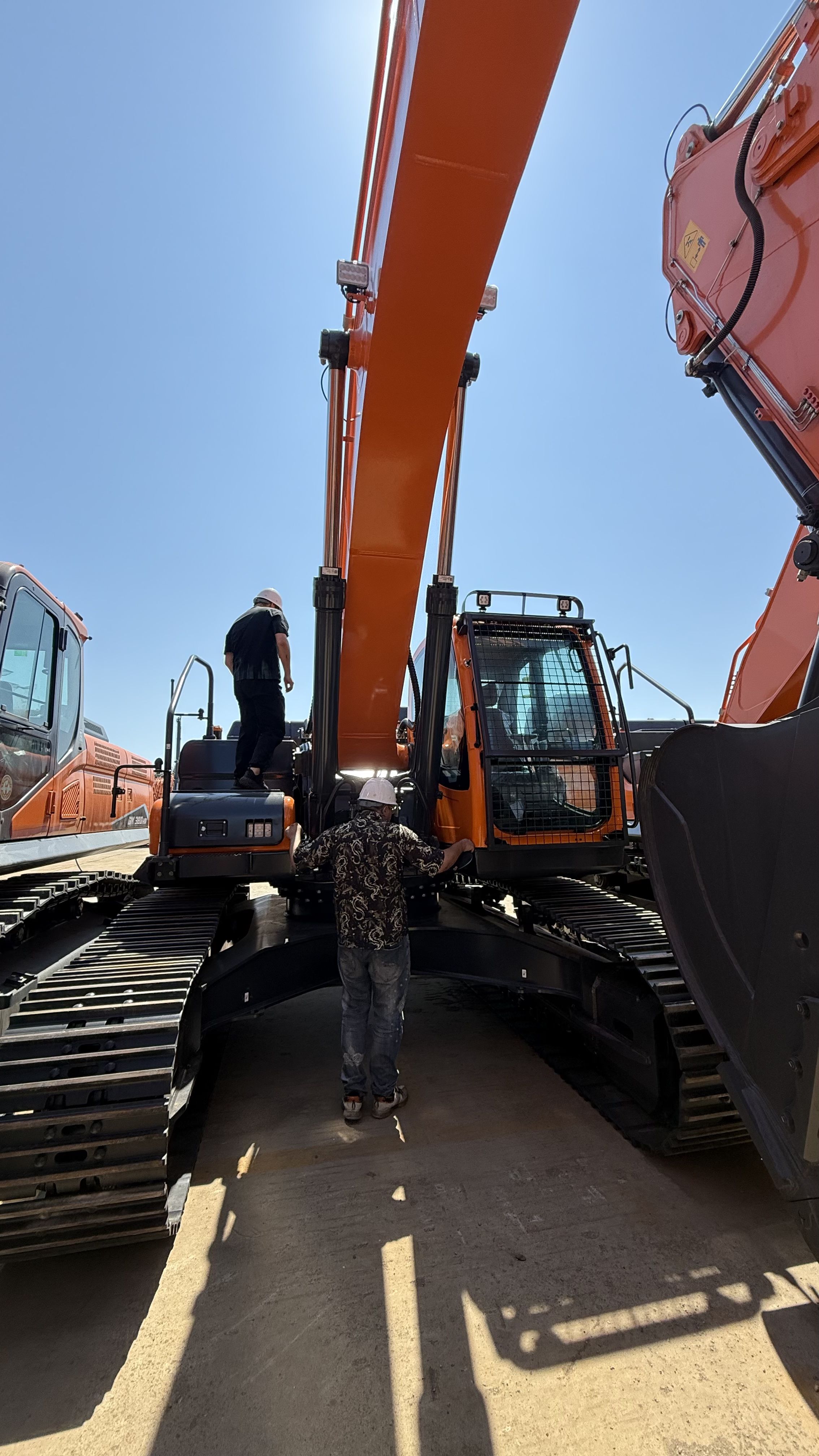 2026 0H Excavator Develon DX300LC-7B