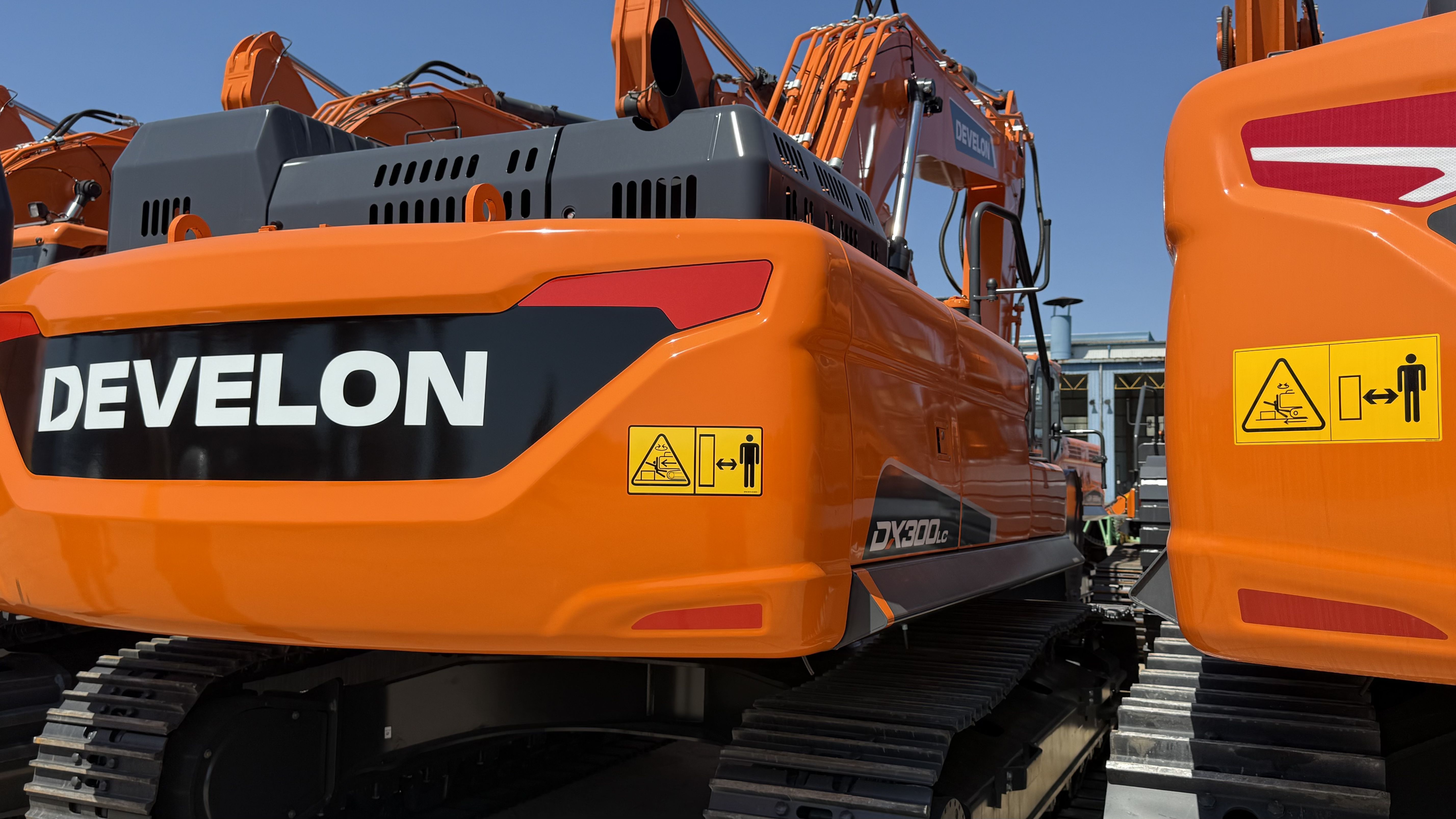 2026 0H Excavator Develon DX300LC-7B