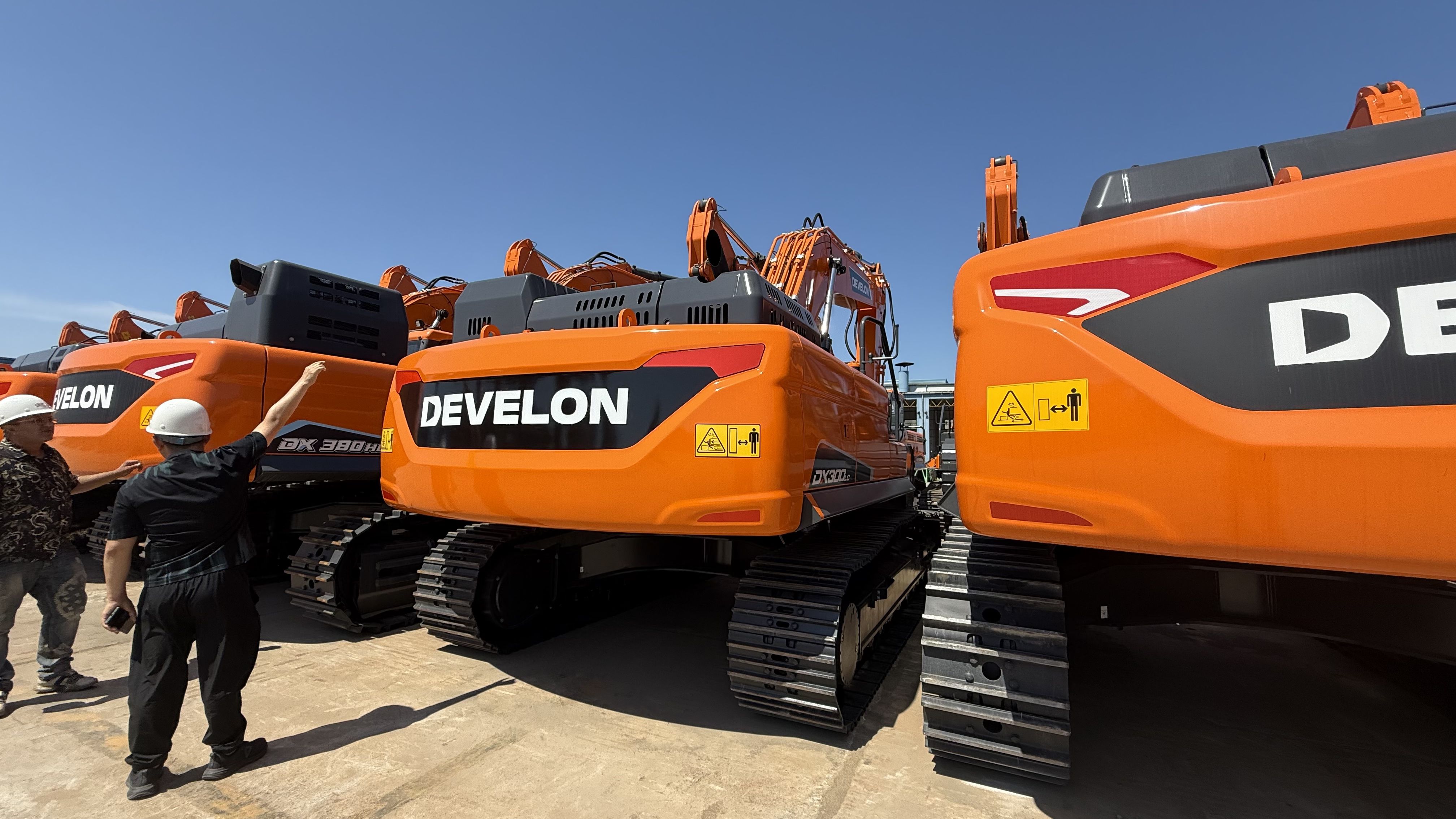 2026 0H Excavator Develon DX300LC-7B