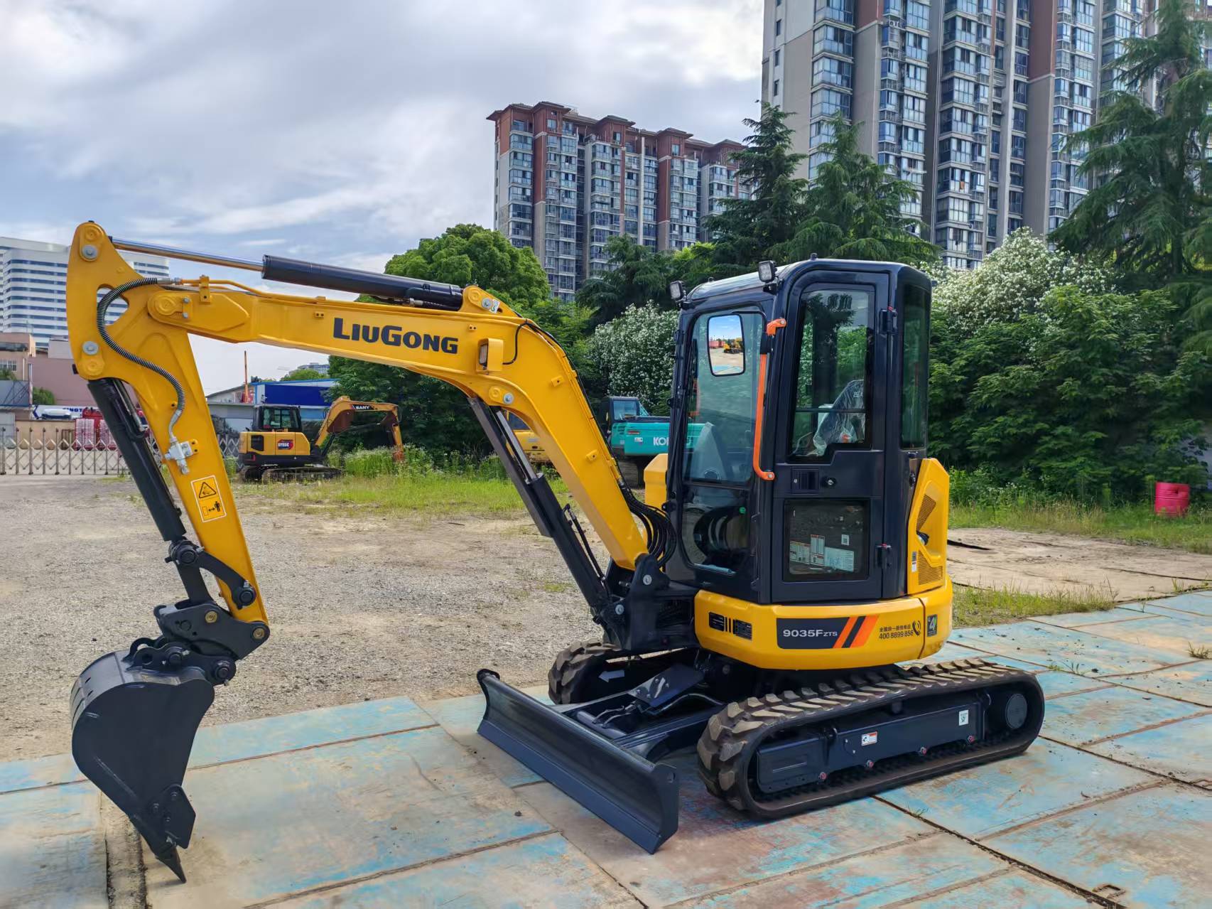 2026 0H Mini excavator LIUGONG 9035F