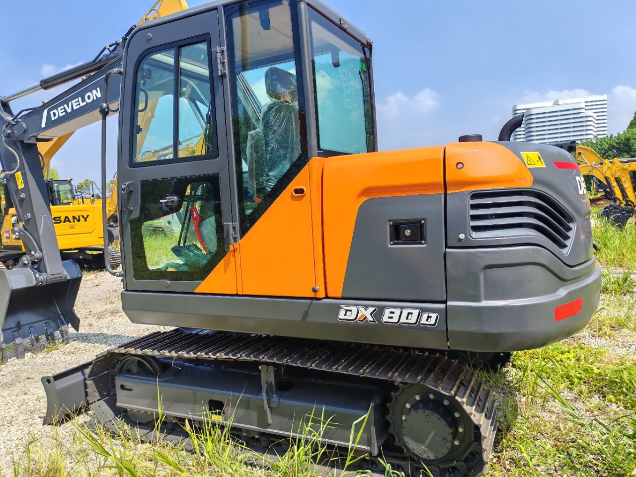 2026 0H Mini excavator Develon DX80D-10
