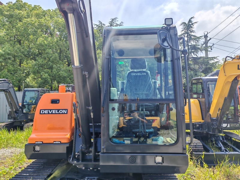 2026 0H Mini excavator Develon DX80D-10