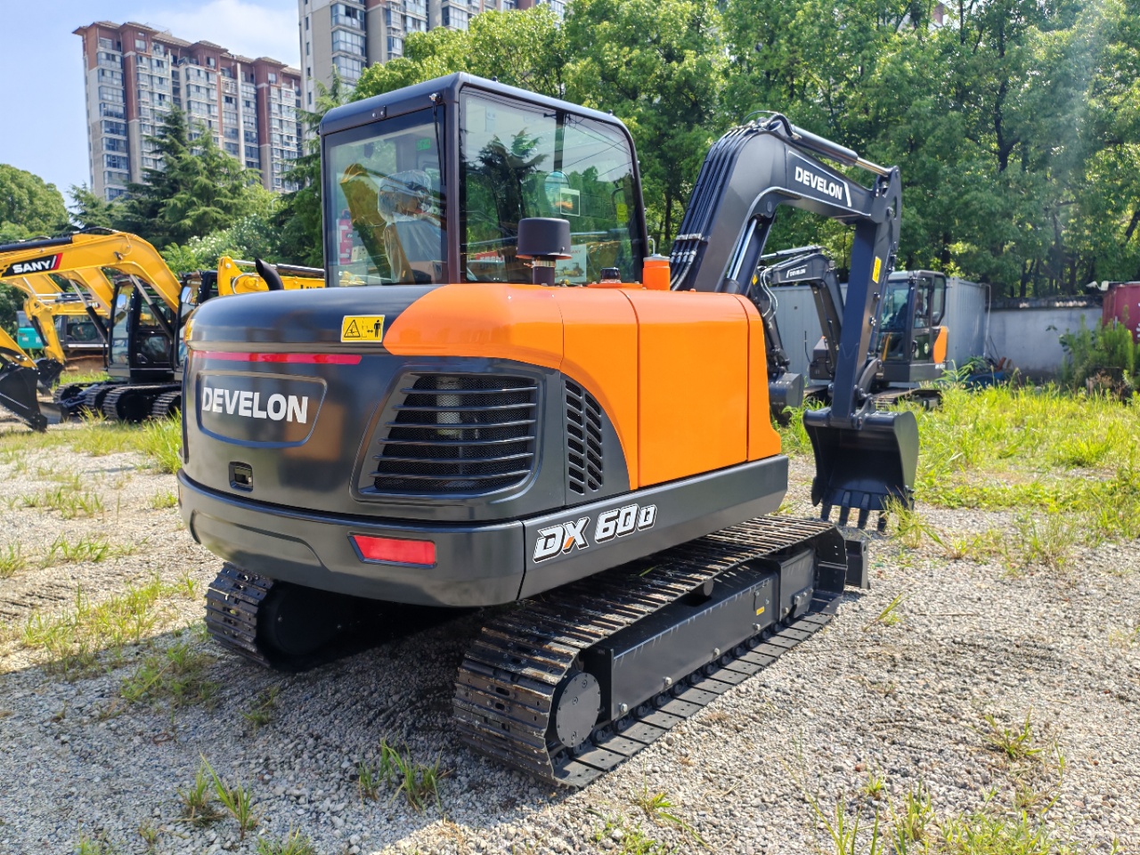 2026 0H Mini excavator Develon DX60D-10