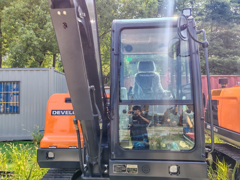 2026 0H Mini excavator Develon DX60D-10